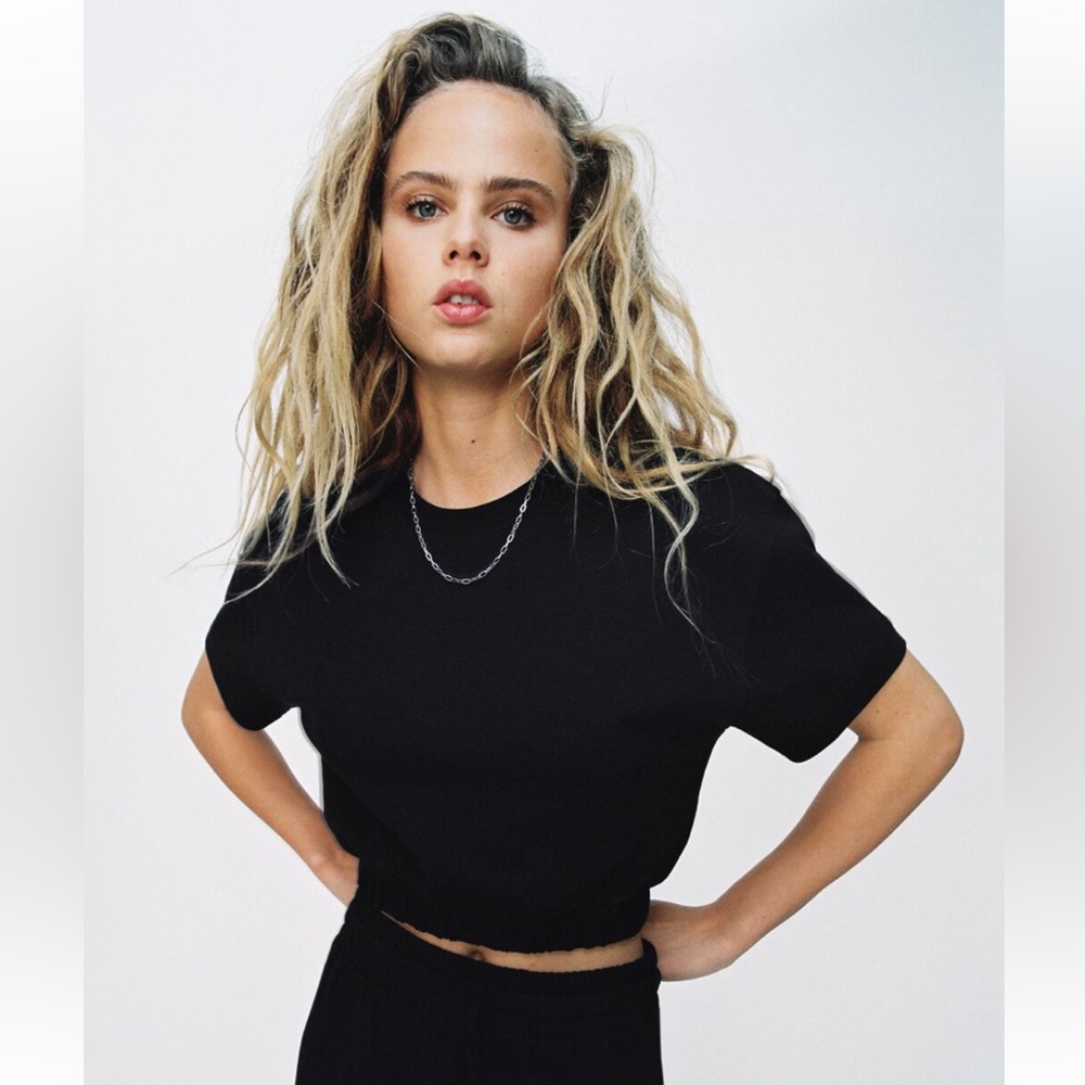 Zara Black Crop Sweatshirt